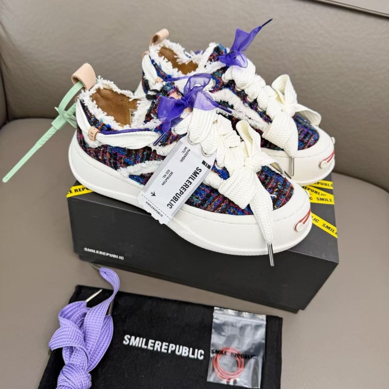 Smilerepublic Canvas Shoes